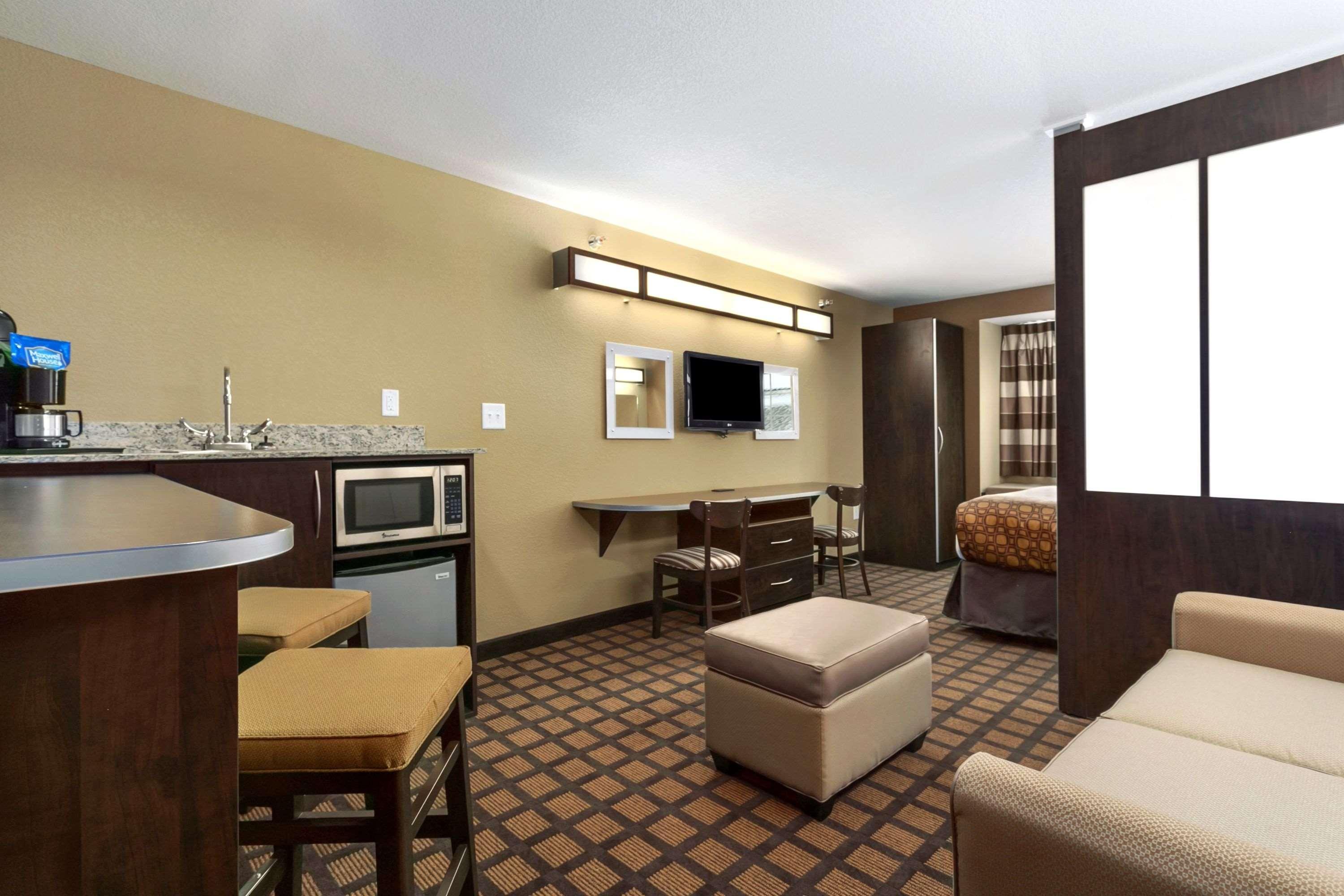 Microtel Inn & Suites By Wyndham Minot Extérieur photo